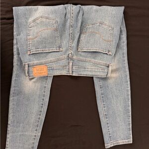 Levi's Women's Light Blue Straight Leg Jeans